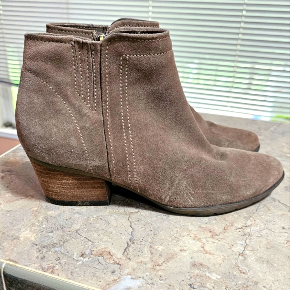 Blondo Bootie in Tan Suede, Side Zipper Size 8M